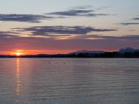 Stimmungsvoller Sonnenaufgang am Chiemsee